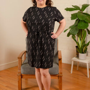 Abby Drawstring Plus Size Dress - Diamond Vine Black - Image 7