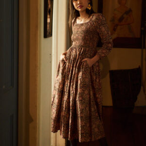 Hailee Smocked Midi Dress - Black Floral - Image 4